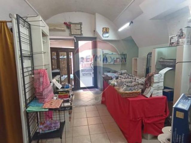 Locale Commerciale in vendita a Chiaramonte Gulfi, Sicilia