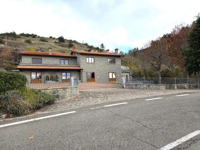 Locale Commerciale in vendita a Chiusi Della Verna, Toscana