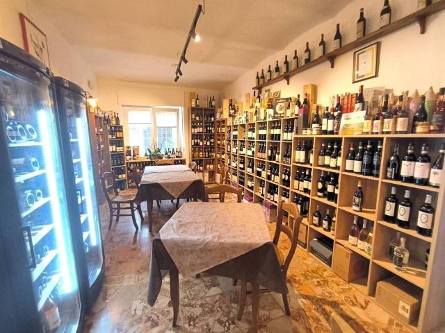Locale Commerciale in vendita a Piemonte, Cuneo