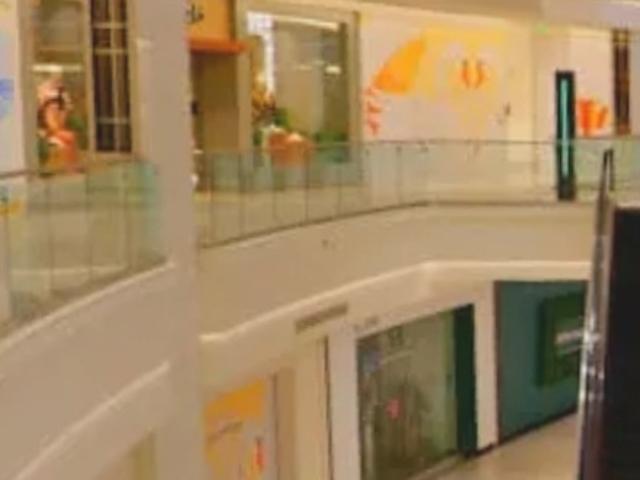 Locale Commerciale in vendita a Marche, Macerata