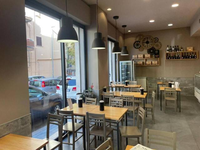 Locale Commerciale in vendita a Borgo Odescalchi, Roma Capitale