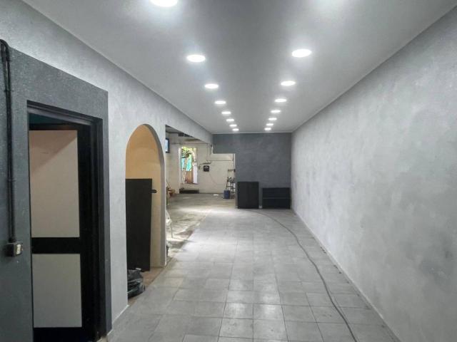 Locale Commerciale in vendita a Cisterna Faro, Roma Capitale