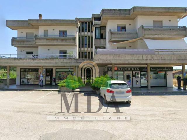 Locale Commerciale in vendita a Unione dei Comuni della Val Vibrata, Corropoli