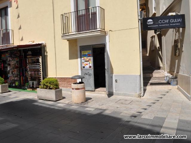 Locale Commerciale in vendita a Calabria, Cosenza