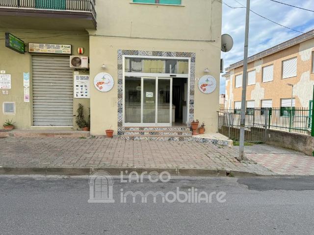 Locale Commerciale in vendita a Calabria, Cosenza