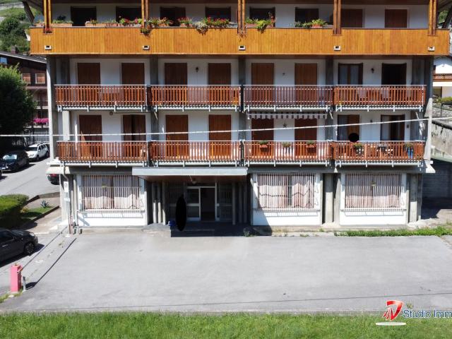Locale Commerciale in vendita a Comunità montana della valle Camonica, Edolo