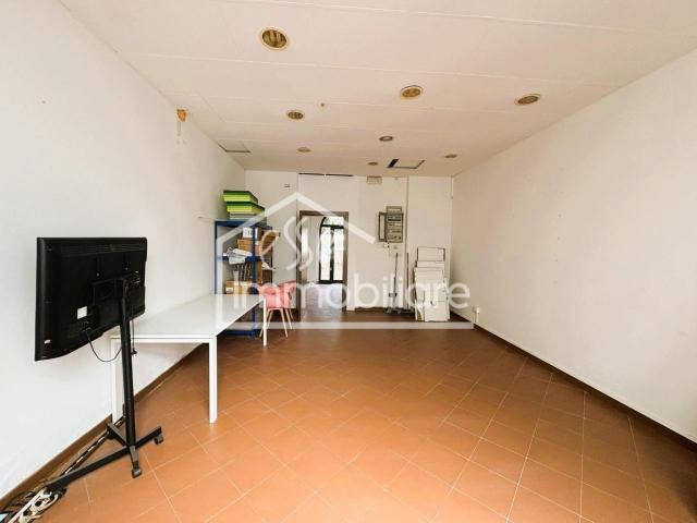 Locale Commerciale in vendita a Unione dei Comuni Circondario dell'Empolese Valdelsa, Empoli