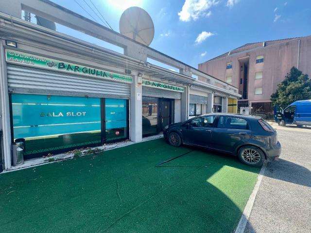 Locale Commerciale in vendita a Borgo, Marche