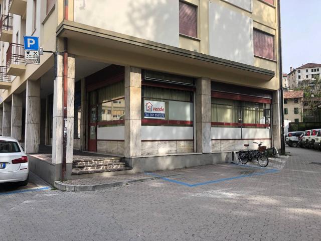 Locale Commerciale in vendita a Villaga, Feltre