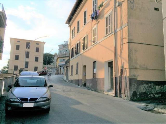 Locale Commerciale in vendita a Fiuggi, Lazio
