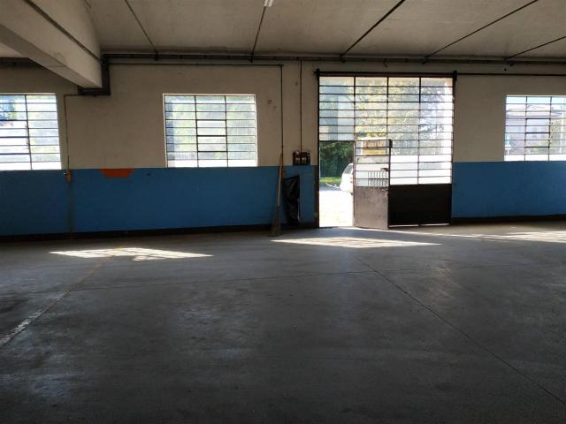 Locale Commerciale in vendita a Unione di Comuni della Romagna Forlivese, Quattro