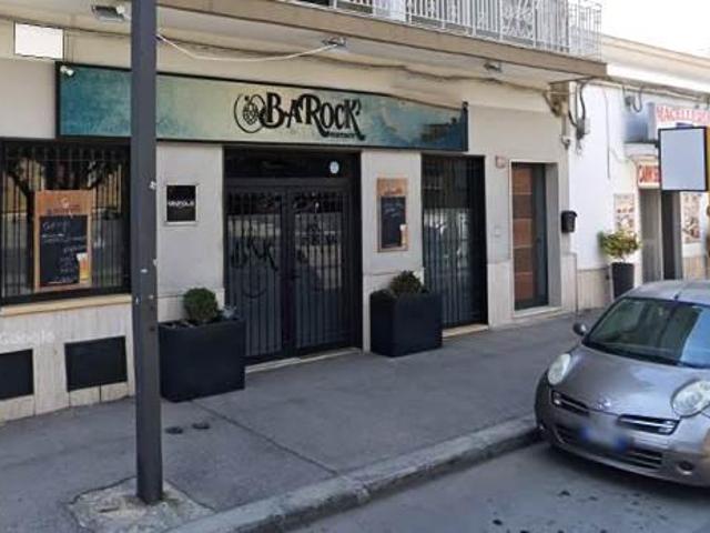 Locale Commerciale in vendita a Puglia, Taranto