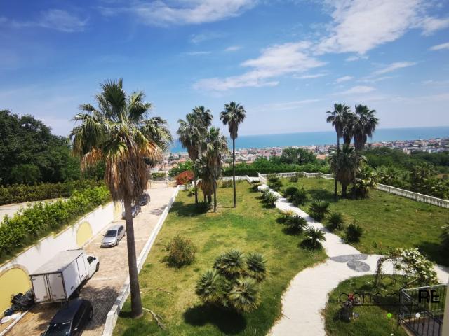 Locale Commerciale in vendita a Francavilla Al Mare, Abruzzo