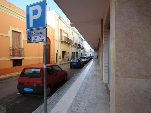 Locale Commerciale in vendita a Puglia, Lecce
