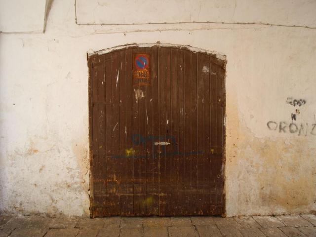 Locale Commerciale in vendita a Puglia, Lecce