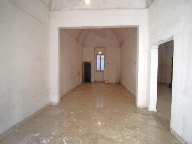 Locale Commerciale in vendita a Puglia, Lecce