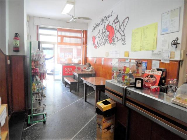 Locale Commerciale in vendita a Centro Ovest, Serra Riccò
