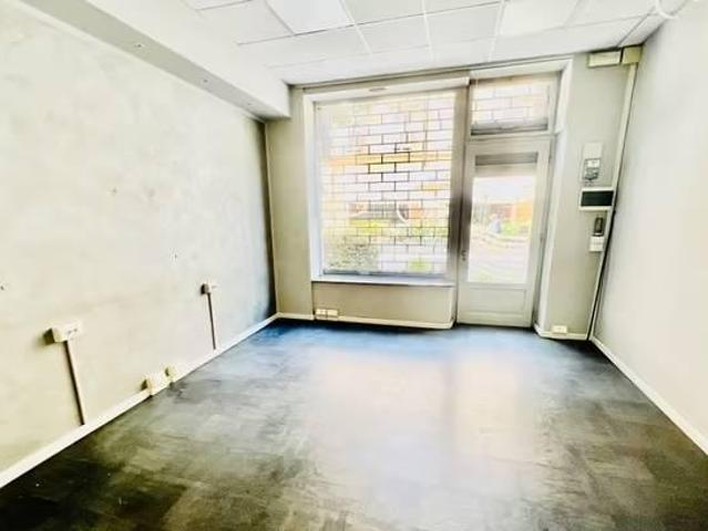 Locale Commerciale in vendita a San Rocco / Podturn, Gorizia