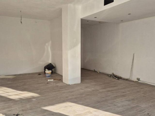 Locale Commerciale in vendita a Auzate, Gozzano