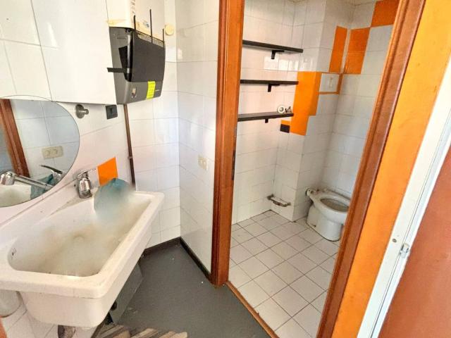 Locale Commerciale in vendita a Grezzago, Lombardia