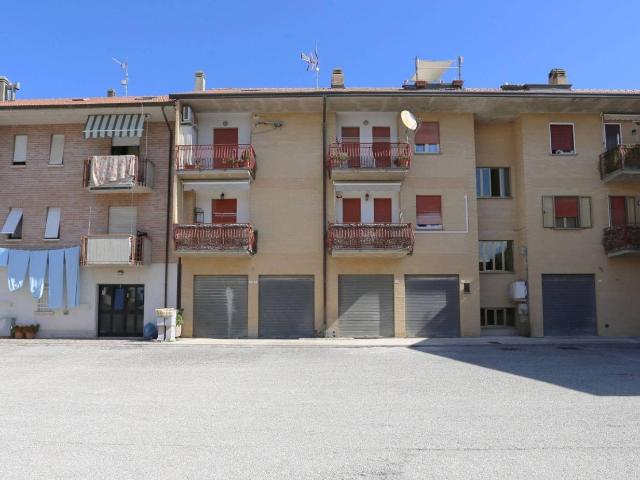 Locale Commerciale in vendita a Gubbio, Umbria