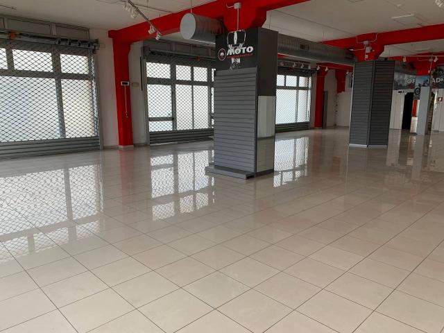 Locale Commerciale in vendita a Nuovo Circondario Imolese, Imola