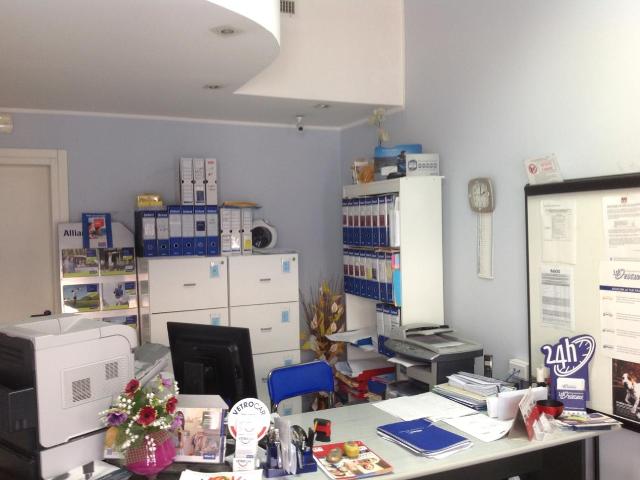 Locale Commerciale in vendita a San Lazzaro, Isernia