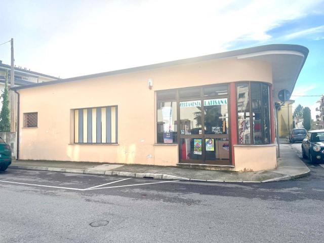 Locale Commerciale in vendita a Latisanotta, Latisana