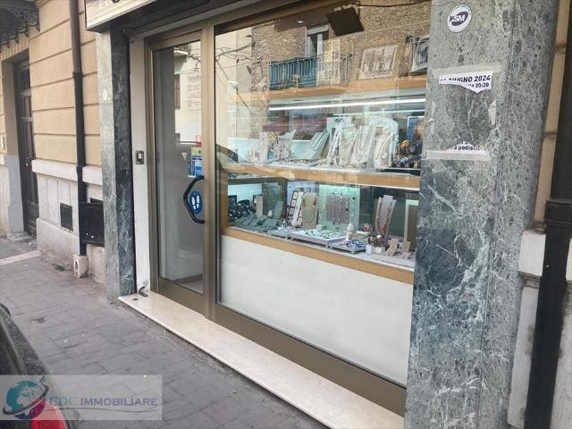 Locale Commerciale in vendita a Lercara Friddi, Sicilia