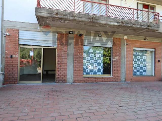 Locale Commerciale in vendita a Linguaglossa, Sicilia