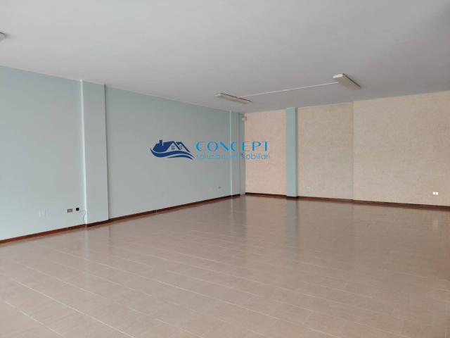 Locale Commerciale in vendita a Unione dei Comuni della Val Vibrata, Martinsicuro