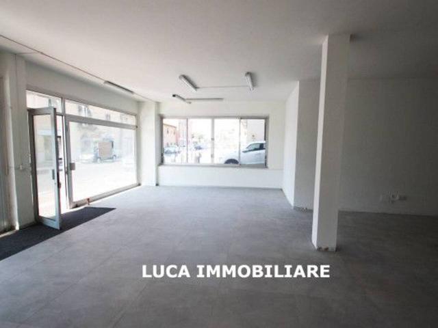 Locale Commerciale in vendita a Massa e Cozzile, Margine Coperta