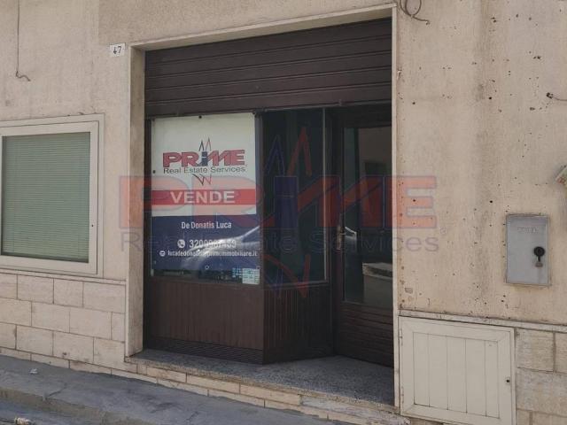 Locale Commerciale in vendita a Puglia, Lecce