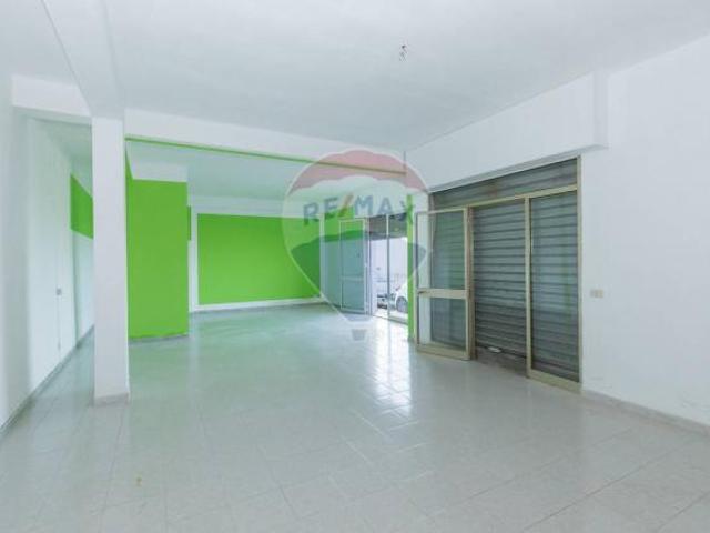 Locale Commerciale in vendita a Melilli, Sicilia