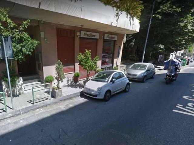 Locale Commerciale in vendita a IV Circoscrizione, Messina