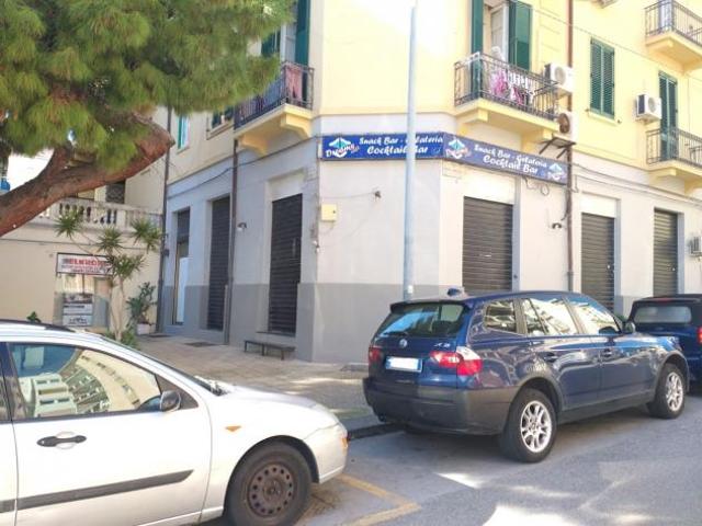 Locale Commerciale in vendita a IV Circoscrizione, Messina