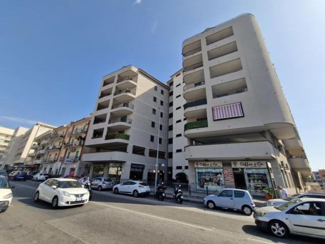 Locale Commerciale in vendita a II Circoscrizione, Messina