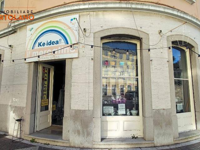 Locale Commerciale in vendita a Monfalcone, Friuli-Venezia Giulia