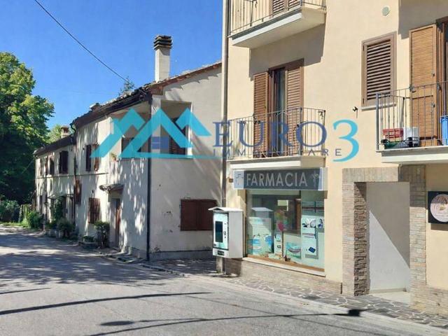 Locale Commerciale in vendita a Marche, Ascoli Piceno