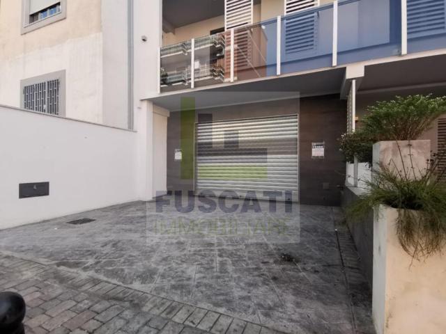 Locale Commerciale in vendita a Mugnano Di Napoli, Campania