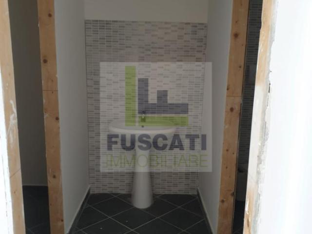 Locale Commerciale in vendita a Masseria Epitaffio, Mugnano Di Napoli