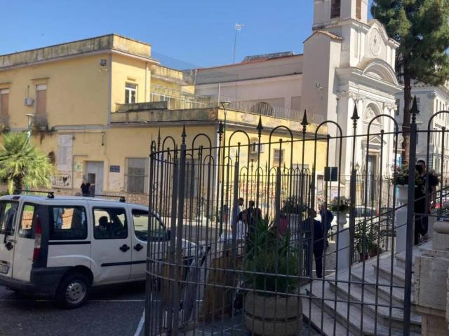 Locale Commerciale in vendita a Municipalità 8, Piscinola