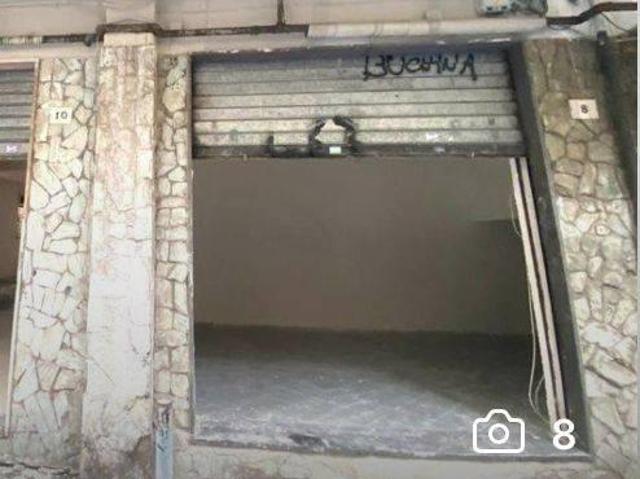 Locale Commerciale in vendita a Municipalità 10, Campania
