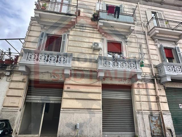 Locale Commerciale in vendita a Municipalità 7, Campania