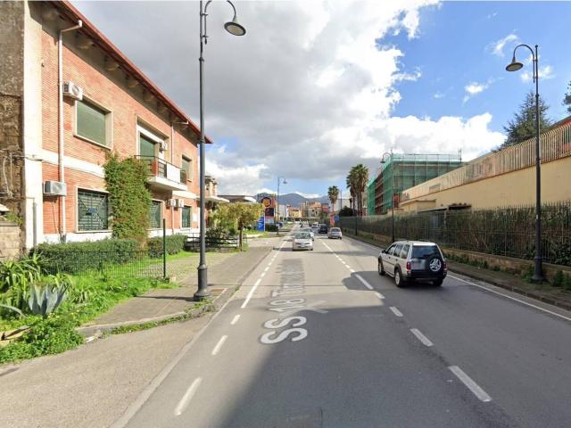 Locale Commerciale in vendita a Cicalesi, Nocera Inferiore