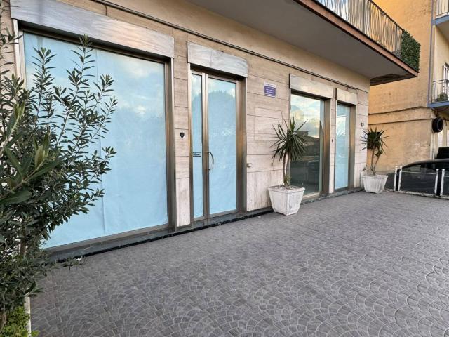 Locale Commerciale in vendita a Cicalesi, Nocera Inferiore
