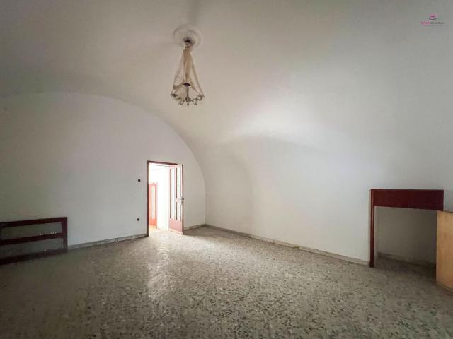 Locale Commerciale in vendita a Puglia, Bari