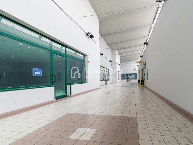 Locale Commerciale in vendita a Bassa Reggiana, Re