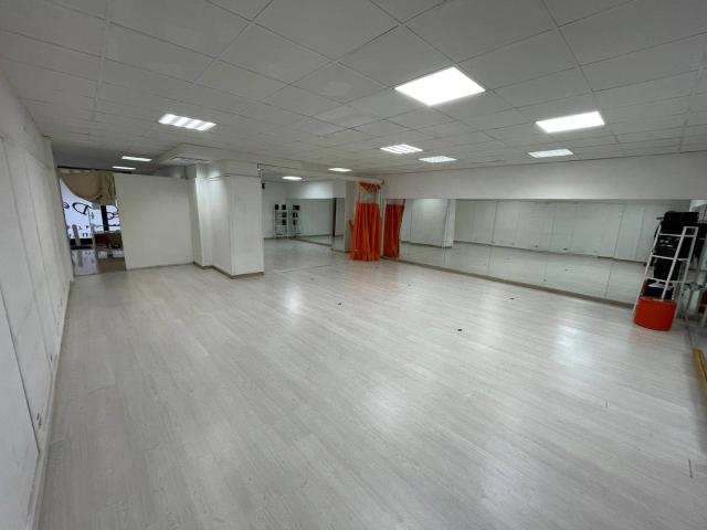 Locale Commerciale in vendita a Ottaviano, Campania