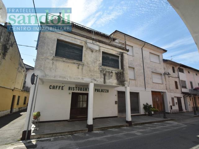 Locale Commerciale in vendita a Piemonte, Vercelli